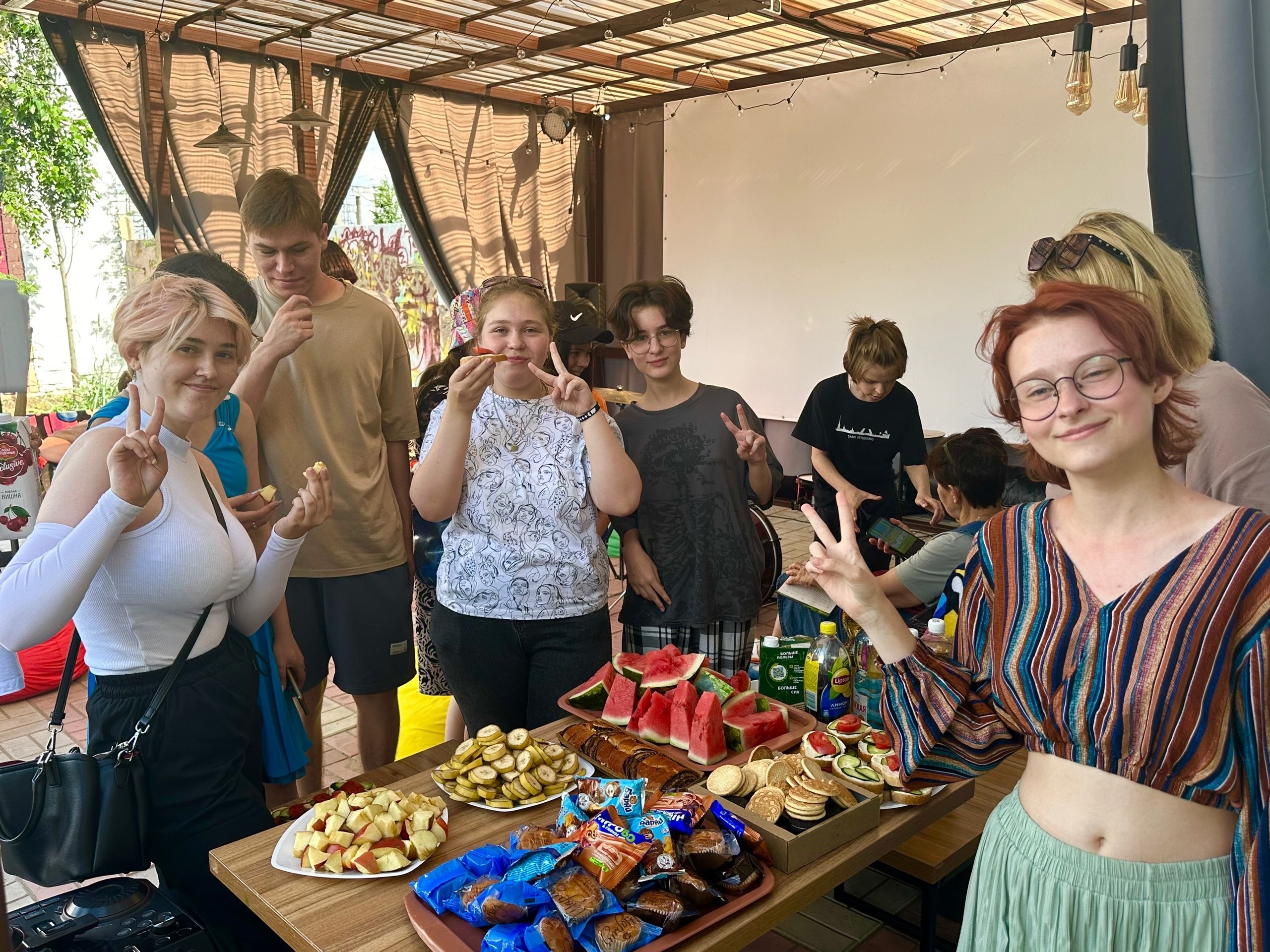 Read more about the article Библиотечный пикник “С книгой в рюкзаке”