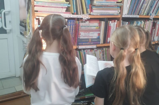 Read more about the article Новогодняя игротека “Новый год идет по свету”