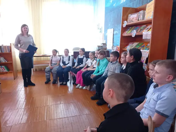 Read more about the article Библиотечный урок “Библиотечные истории: знакомство с профессией”