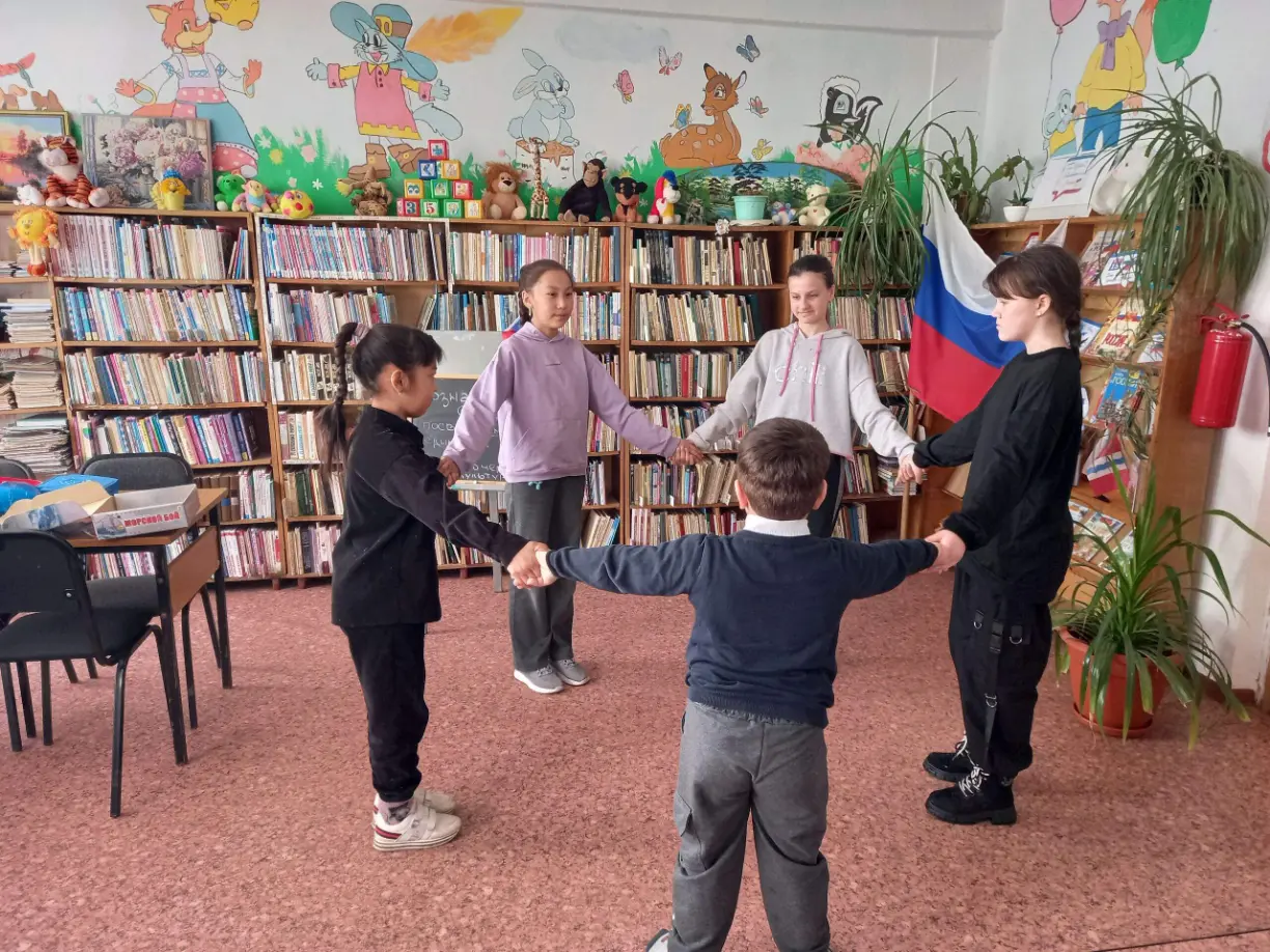 Read more about the article Познавательный час “Единство через культуру”