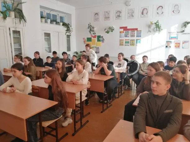 Read more about the article Информационный час “Сказка о золотых правилах безопасности в Интернета”