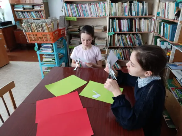 Read more about the article Мастер класс “Цветок для мамы”