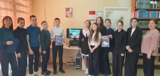 Read more about the article Тематический час “Звёздный путь Юрия Гагарина”